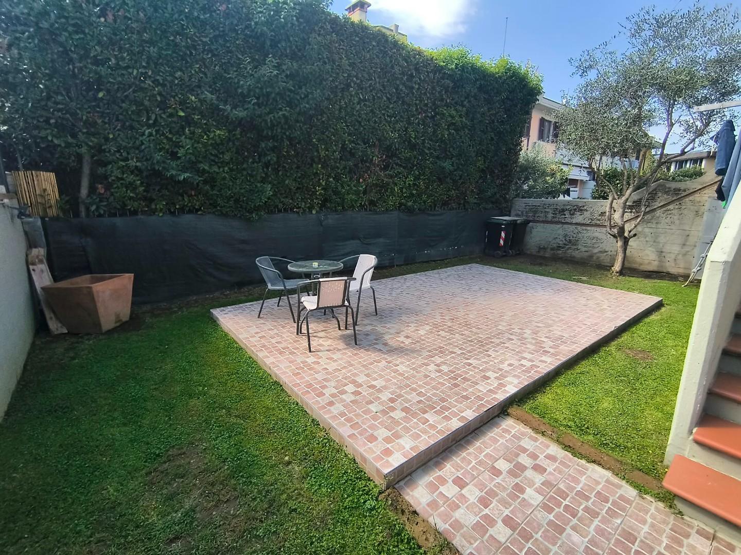 Casa indipendente con giardino, Carrara avenza