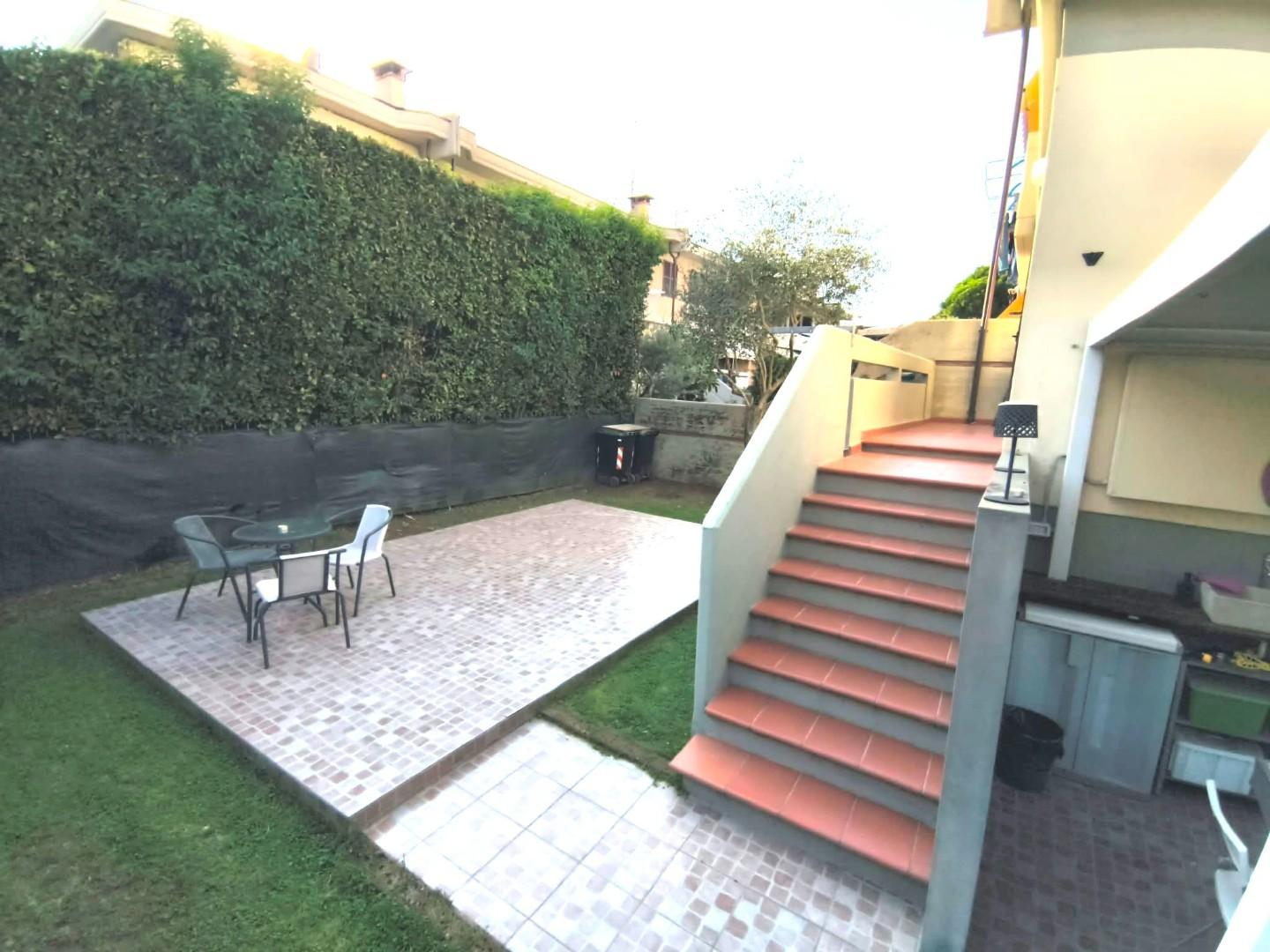 Casa indipendente con giardino, Carrara avenza