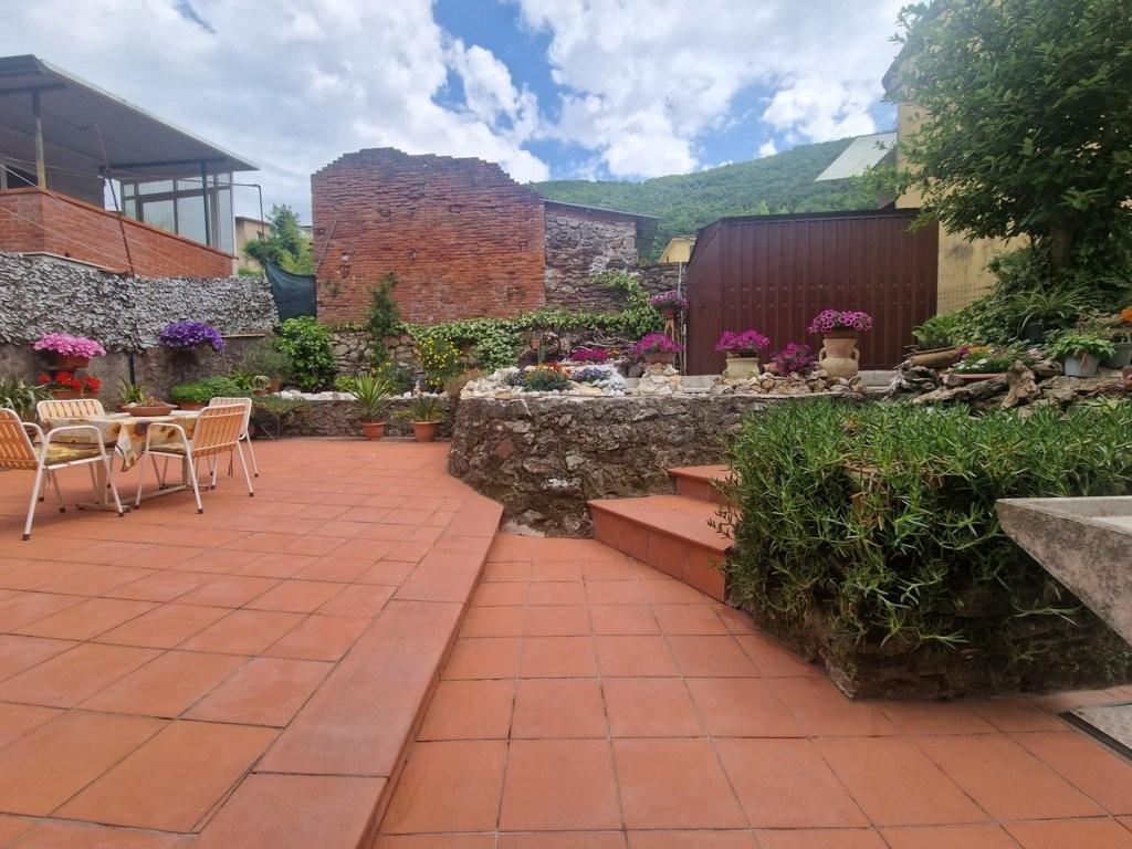 Casa indipendente con giardino, Carrara gragnana
