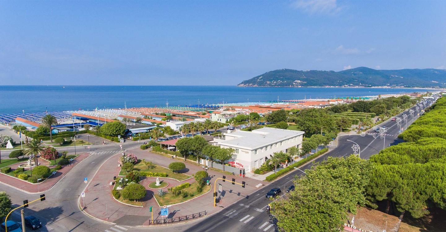 Attico con terrazzo, Carrara marina di