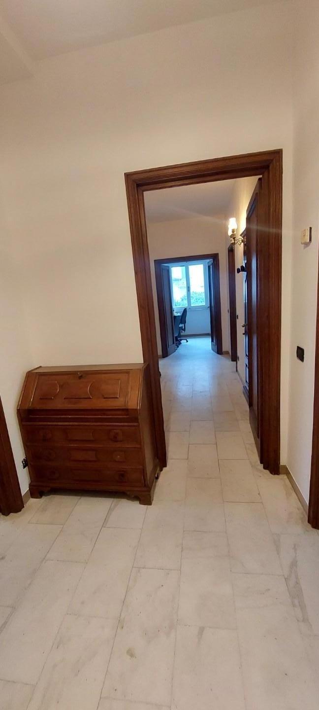 Quadrilocale arredato in affitto, Carrara centro