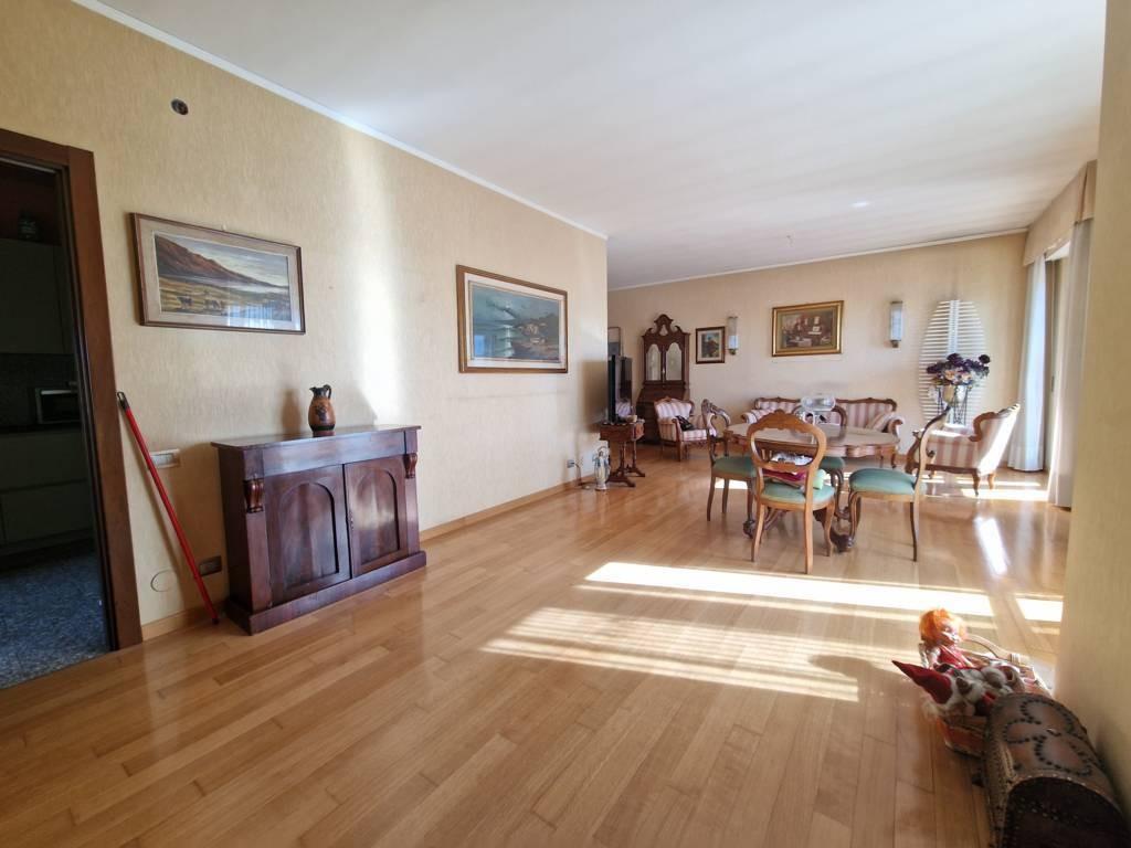 Attico con terrazzo, Carrara marina di