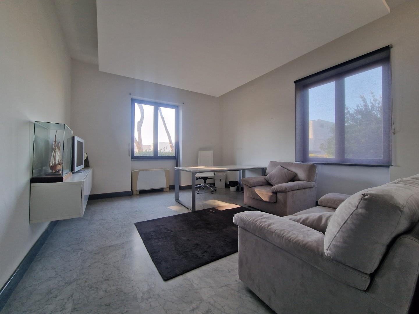 Ufficio in affitto, Carrara avenza