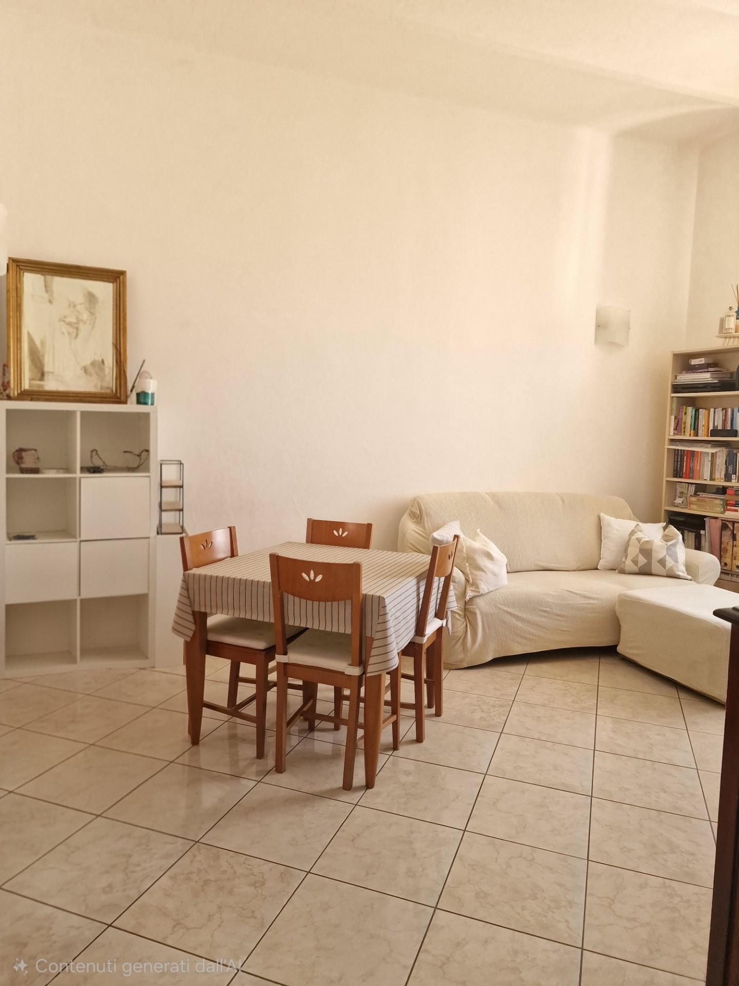 Trilocale vista mare, Carrara centro