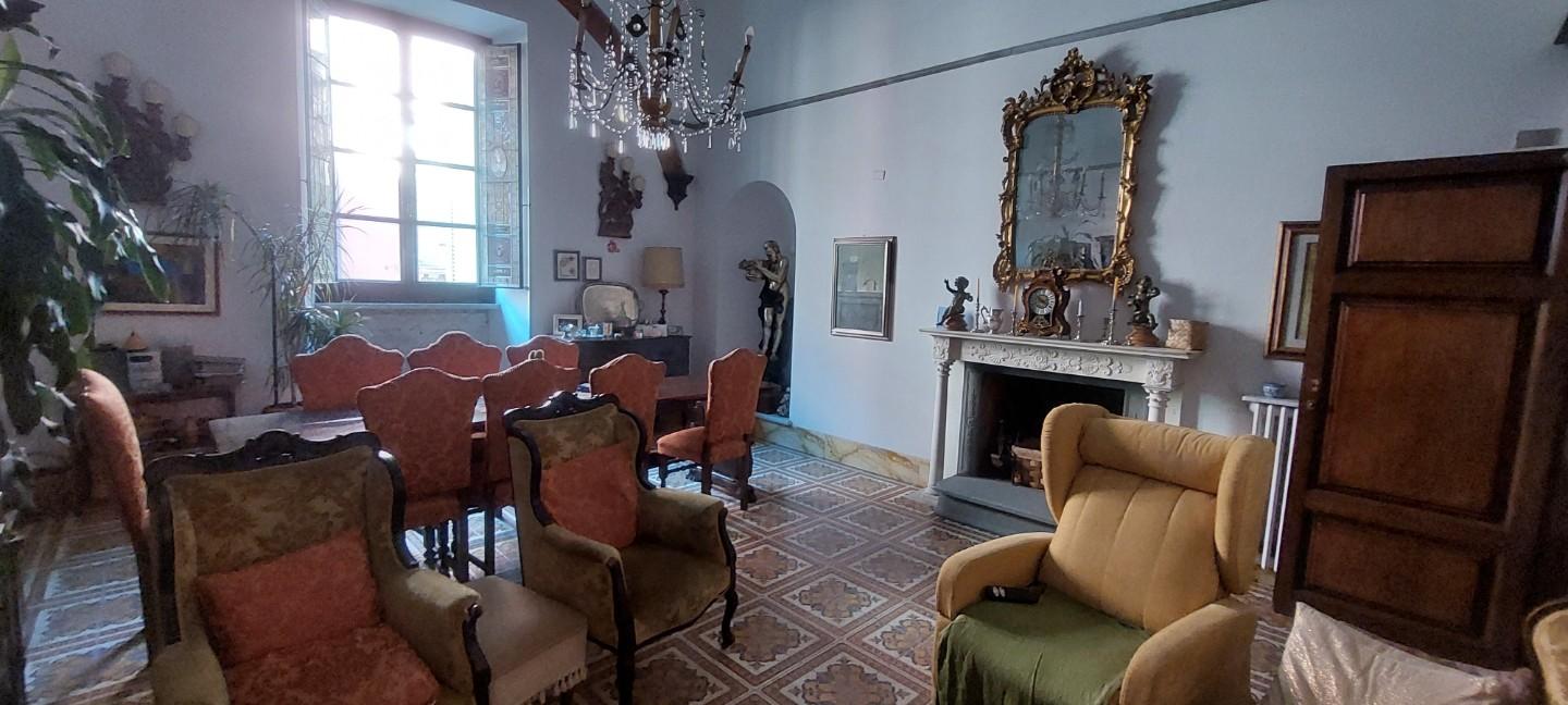 Appartamento in vendita a Carrara