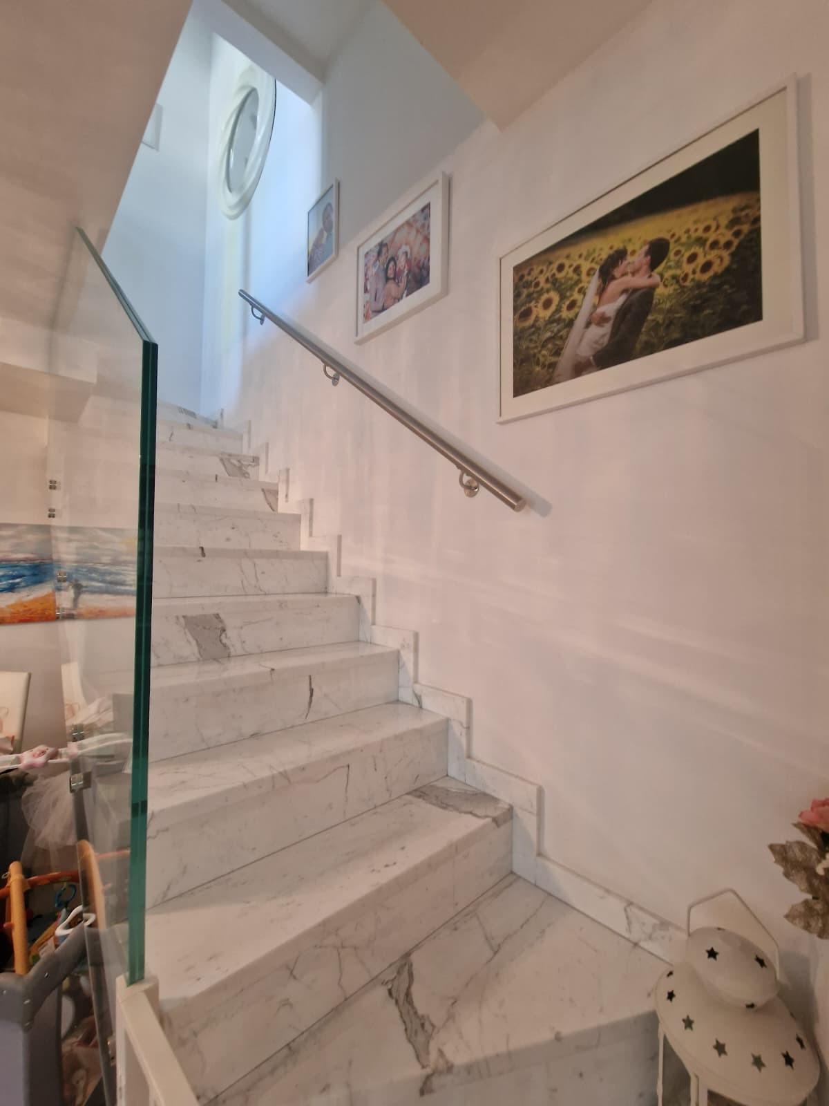 Casa indipendente con giardino, Carrara marina di