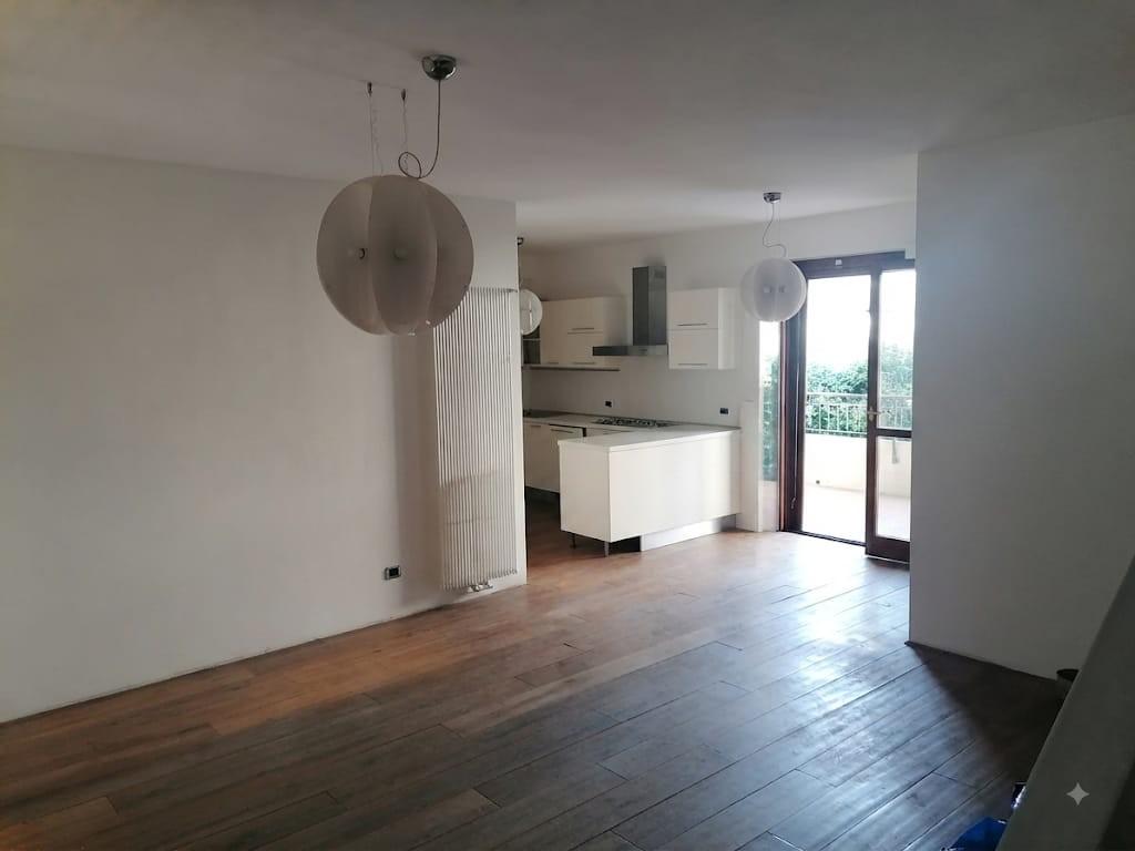 Villa con giardino, Carrara fossone