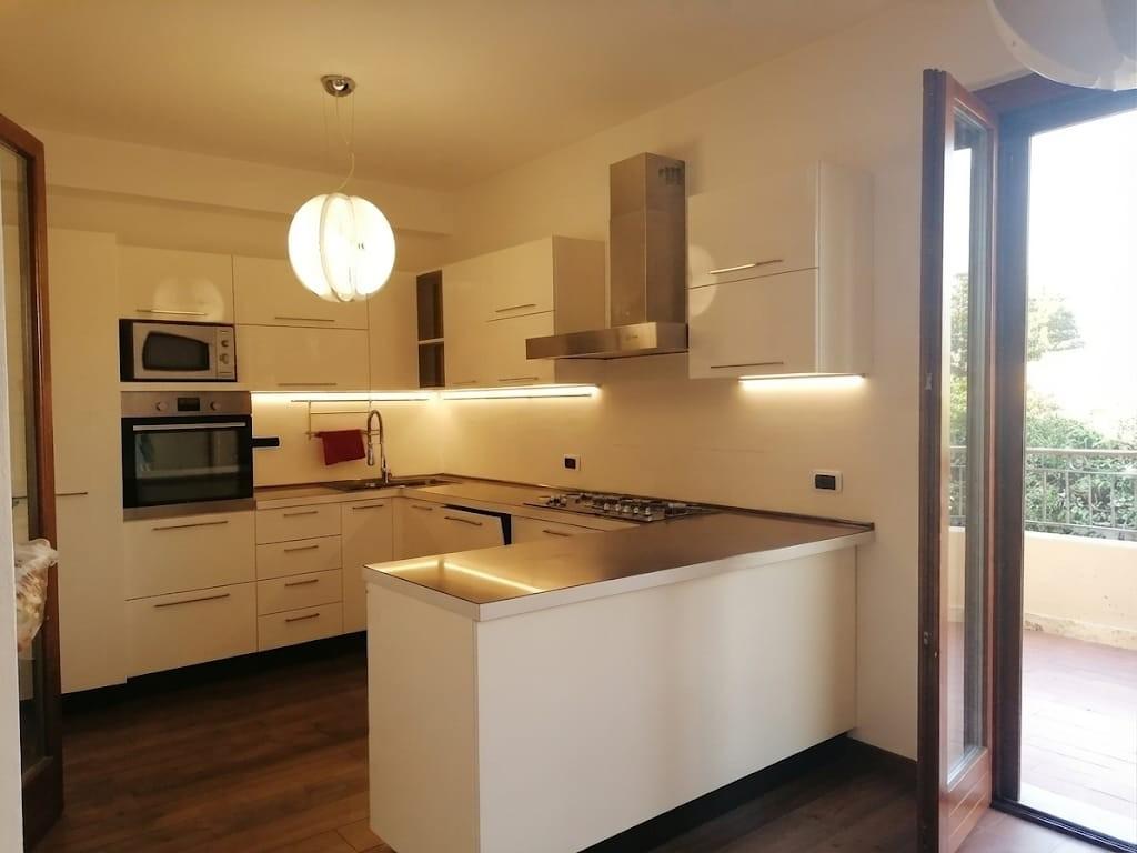 Villa con giardino, Carrara fossone