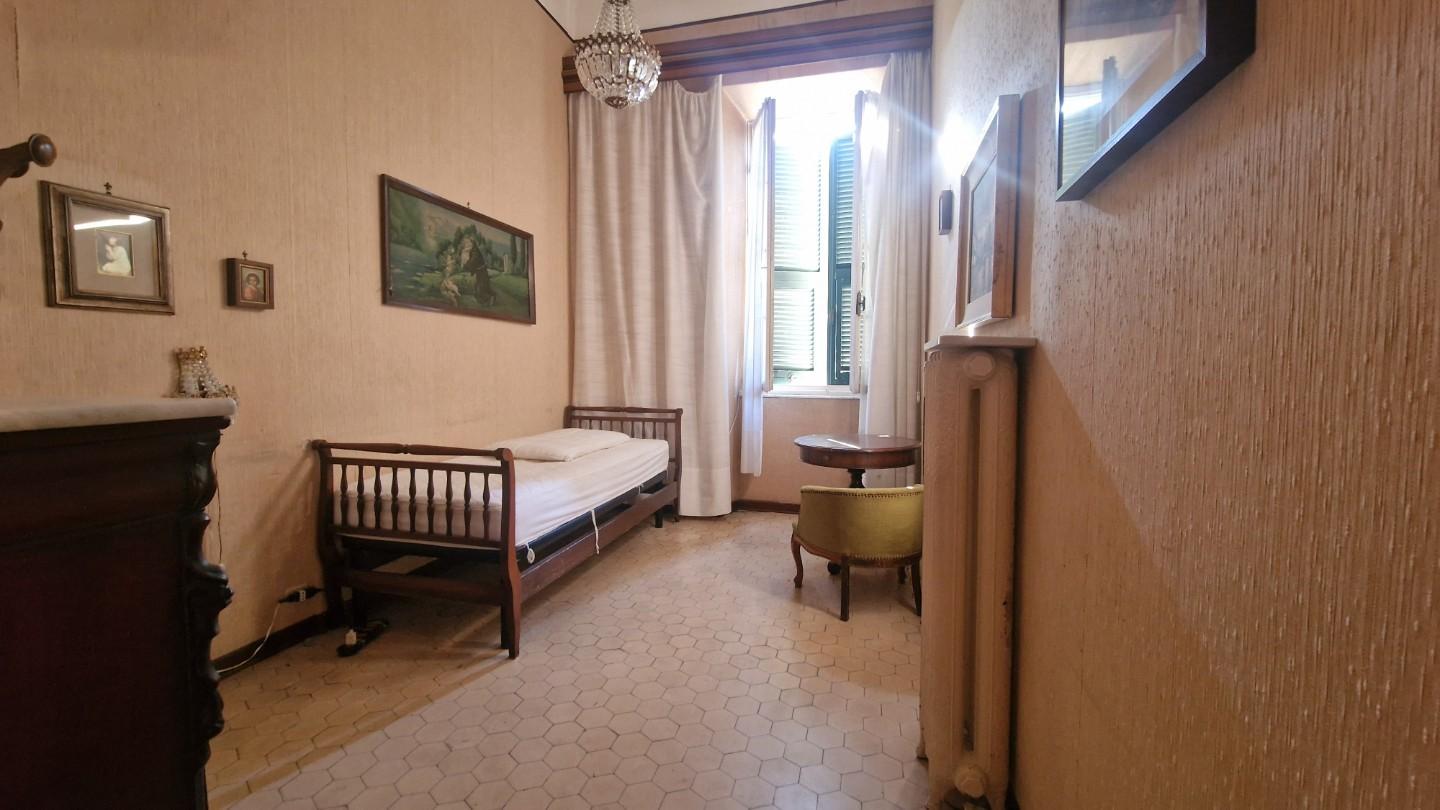 Appartamento da ristrutturare, Carrara centro