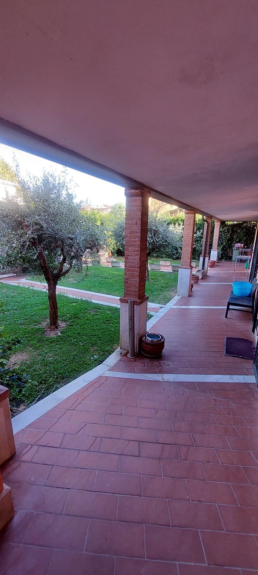 Casa indipendente con giardino, Carrara fossola