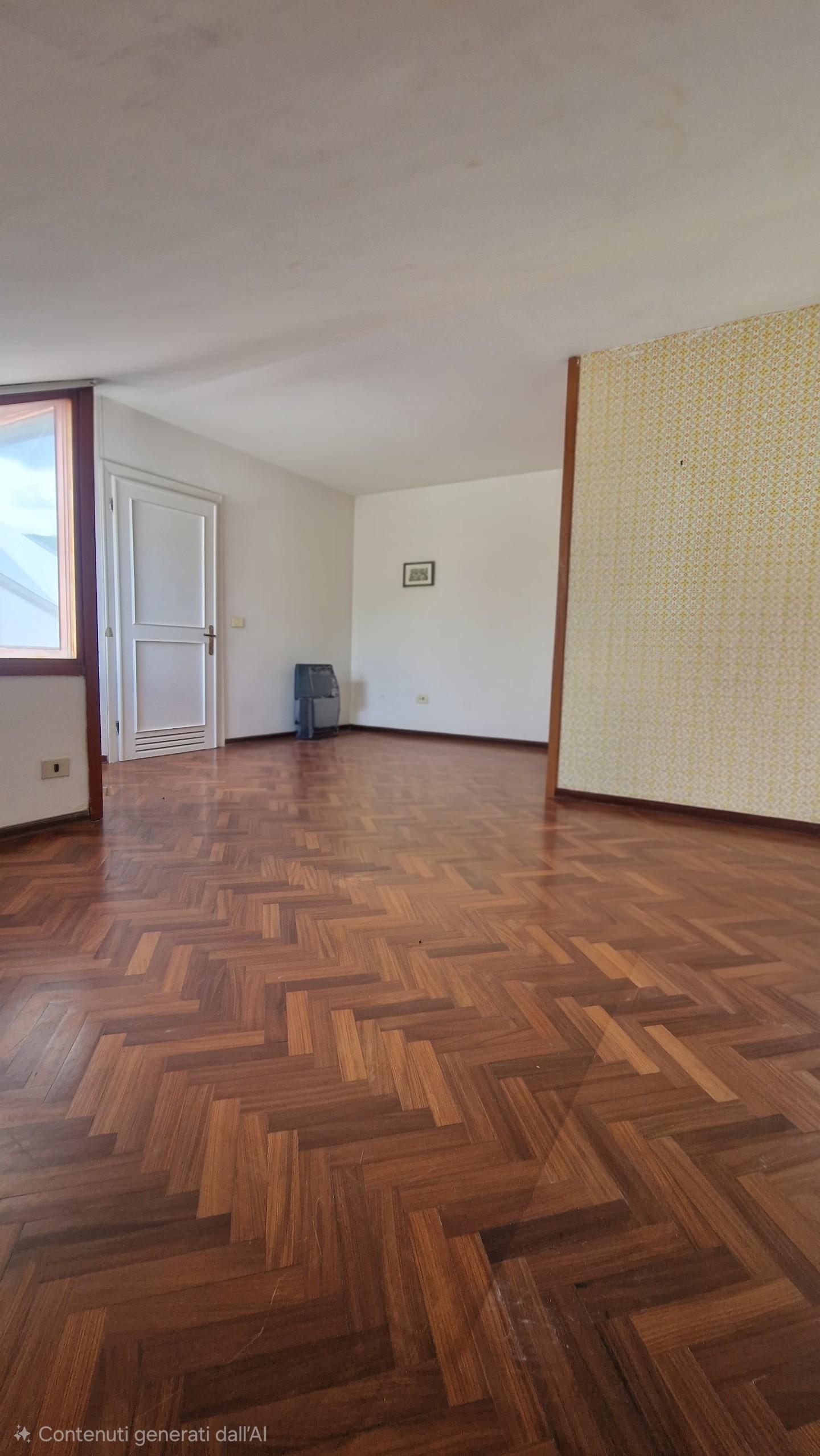 Attico in vendita, Carrara gildona