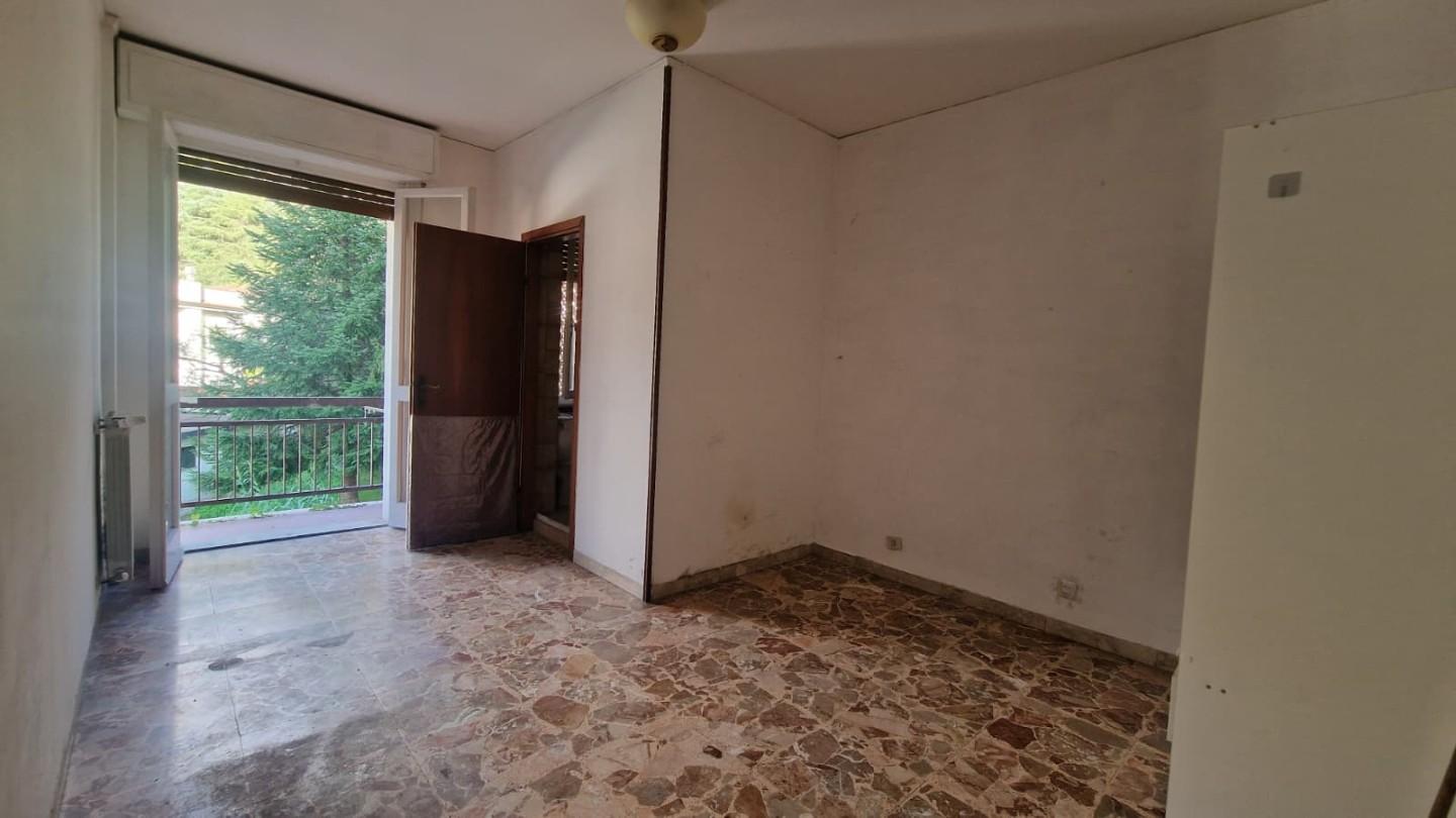Appartamento da ristrutturare, Carrara centro