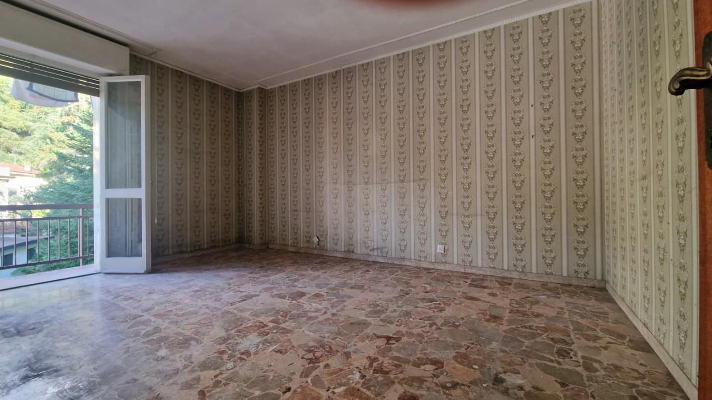 Appartamento da ristrutturare, Carrara centro
