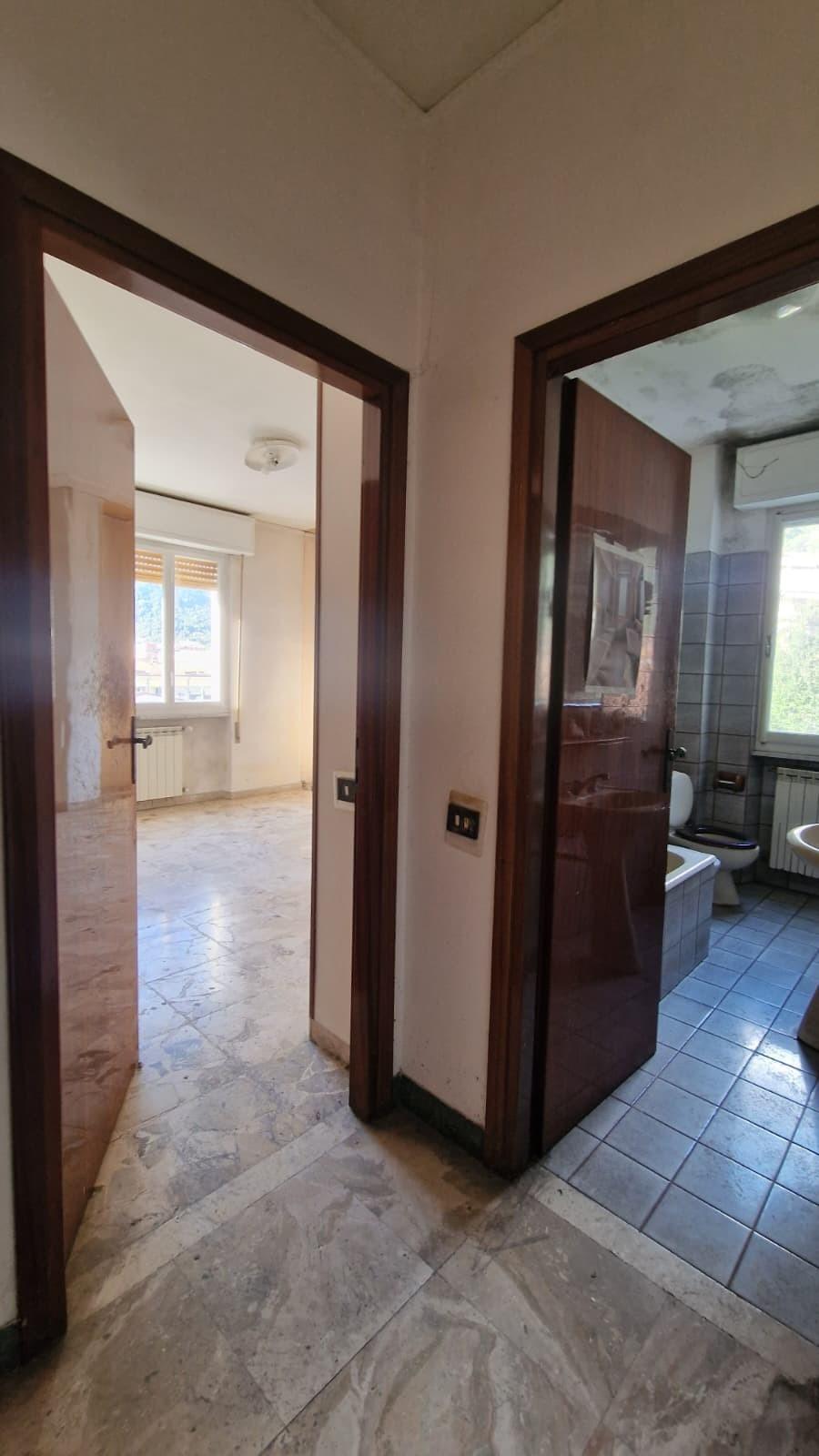 Appartamento da ristrutturare, Carrara centro