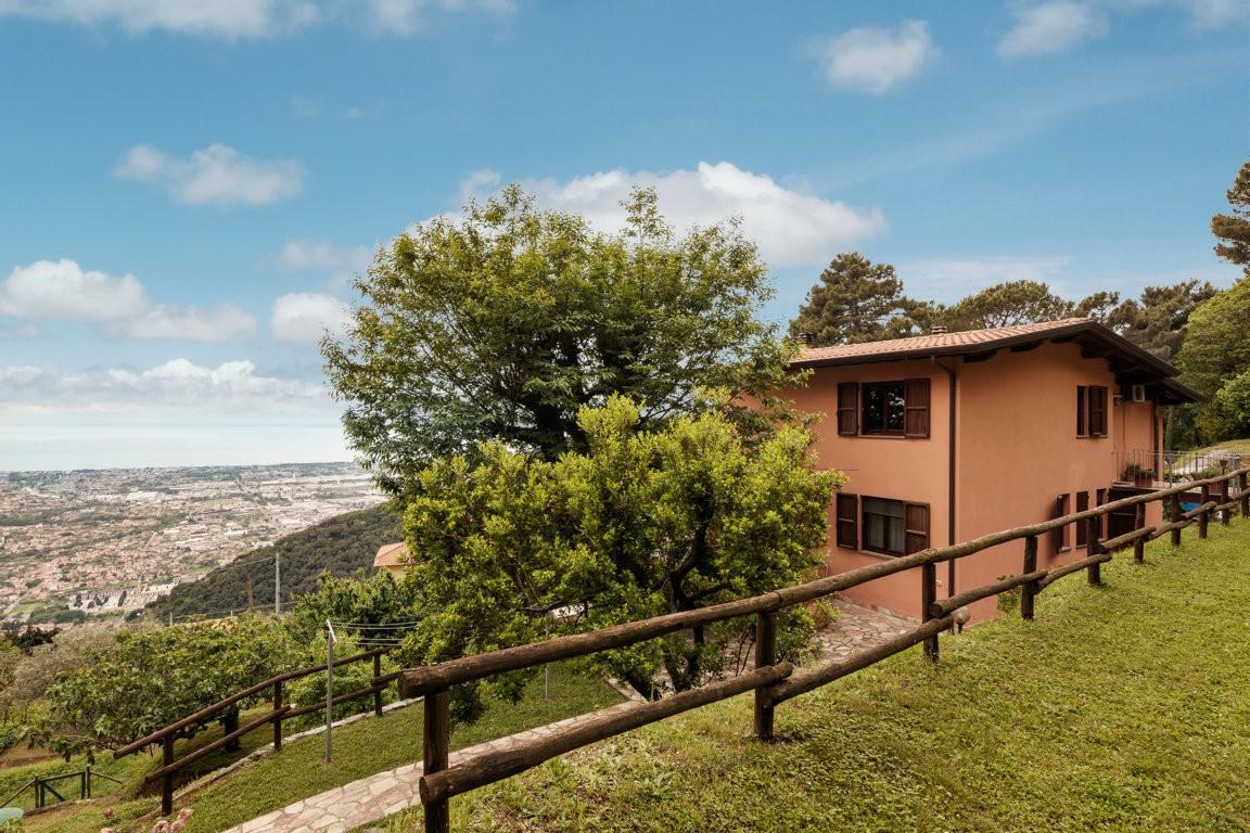 Villa in vendita a Massa