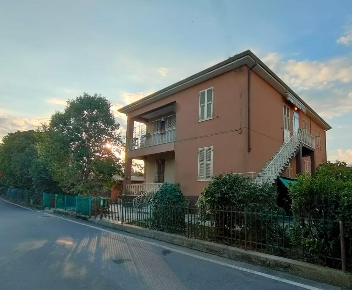 Stabile/Palazzo con giardino, Ameglia fiumaretta