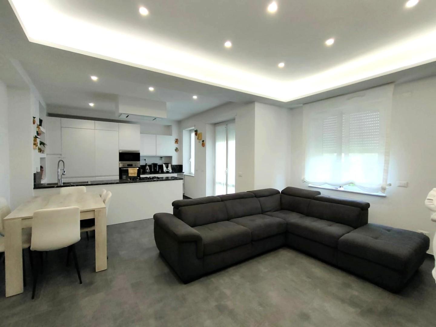 Trilocale ristrutturato, Massa zona viali