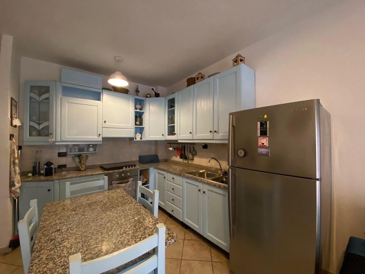 Bilocale con giardino, Massa marina di