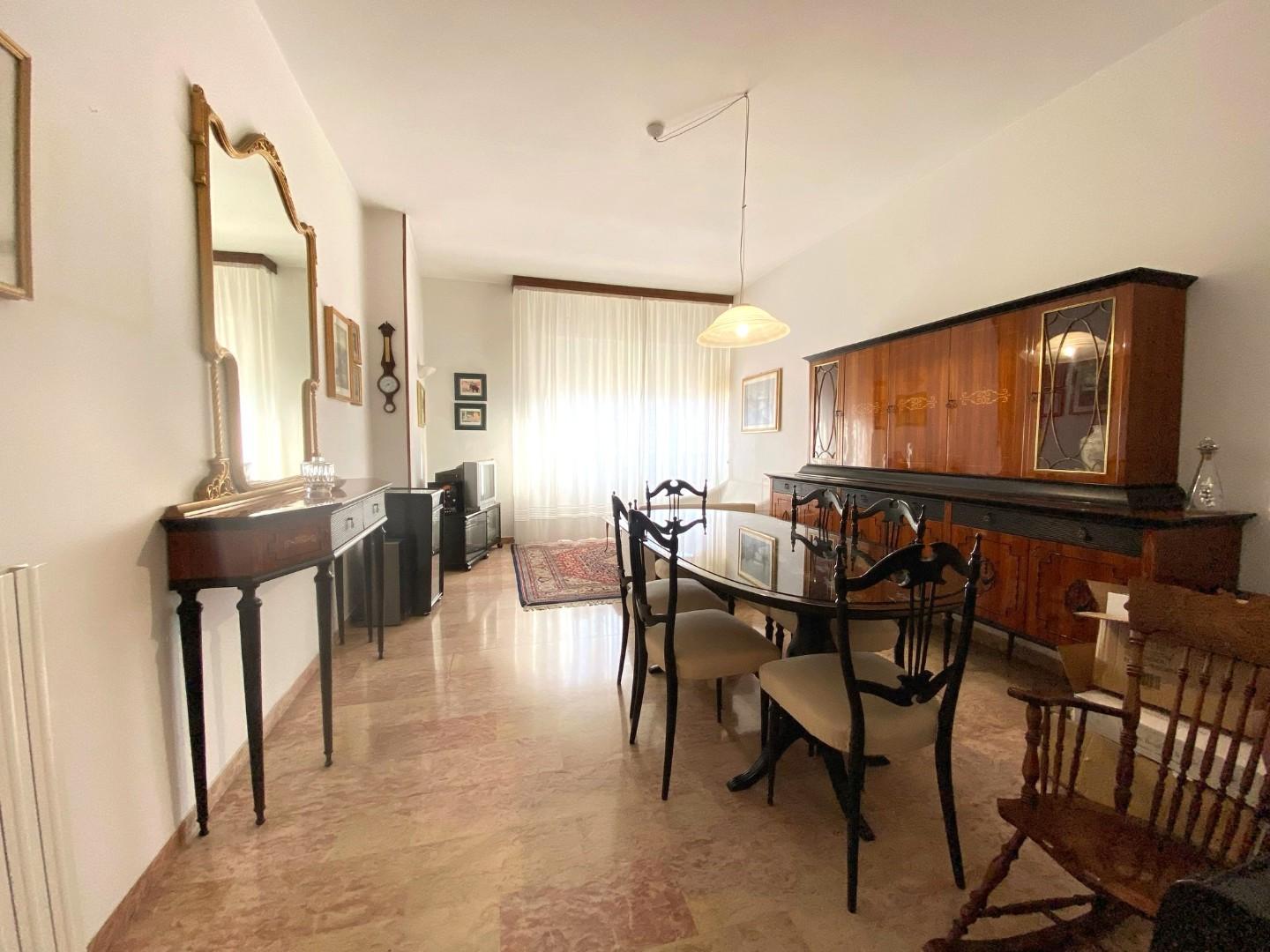 Appartamento vista mare, Massa centro