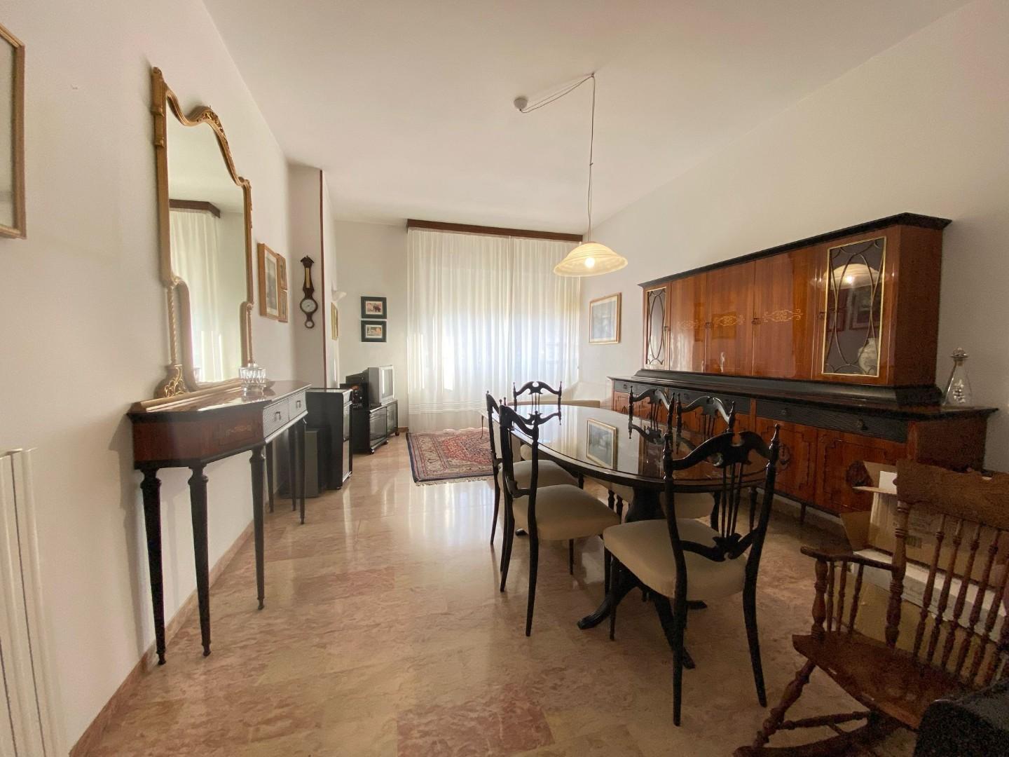 Appartamento vista mare, Massa centro