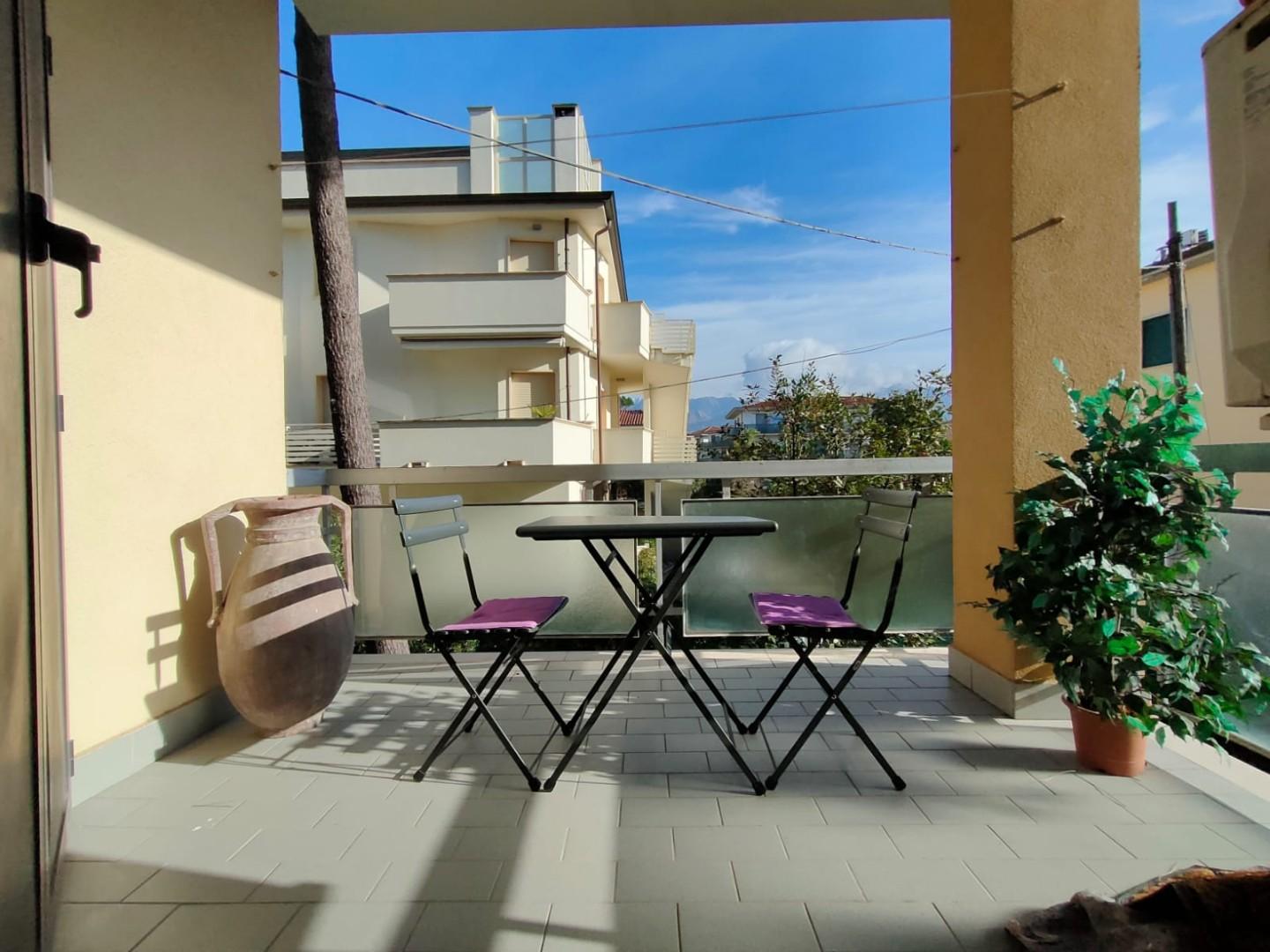 Quadrilocale arredato in affitto, Massa marina di