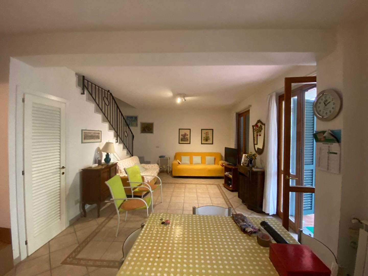 Villa arredata in affitto, Massa marina di