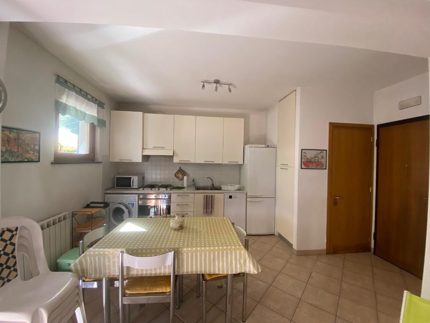 Villa arredata in affitto, Massa marina di