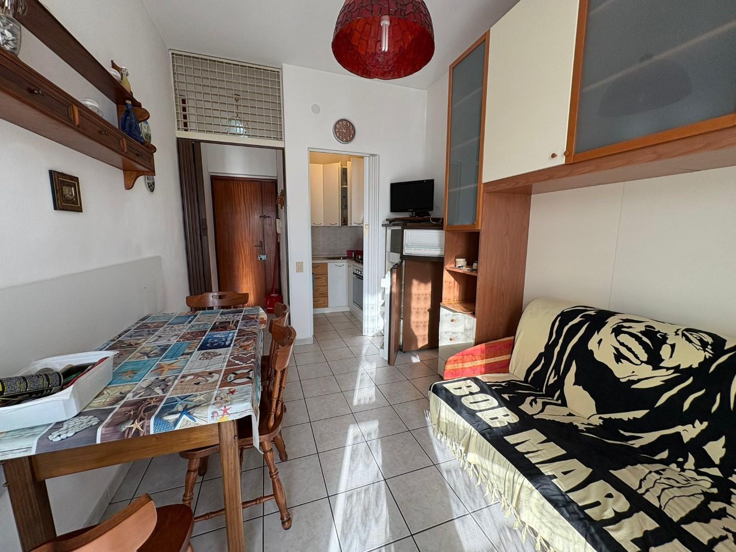 Bilocale con terrazzo, Massa partaccia