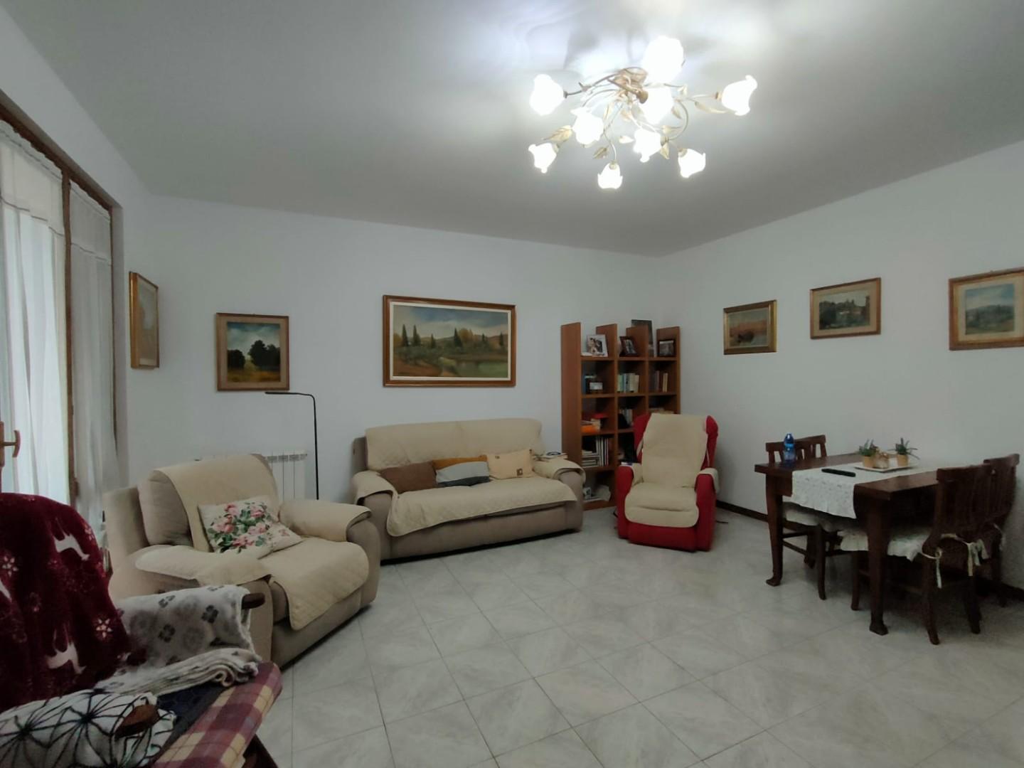 Appartamento con giardino, Massa cervara