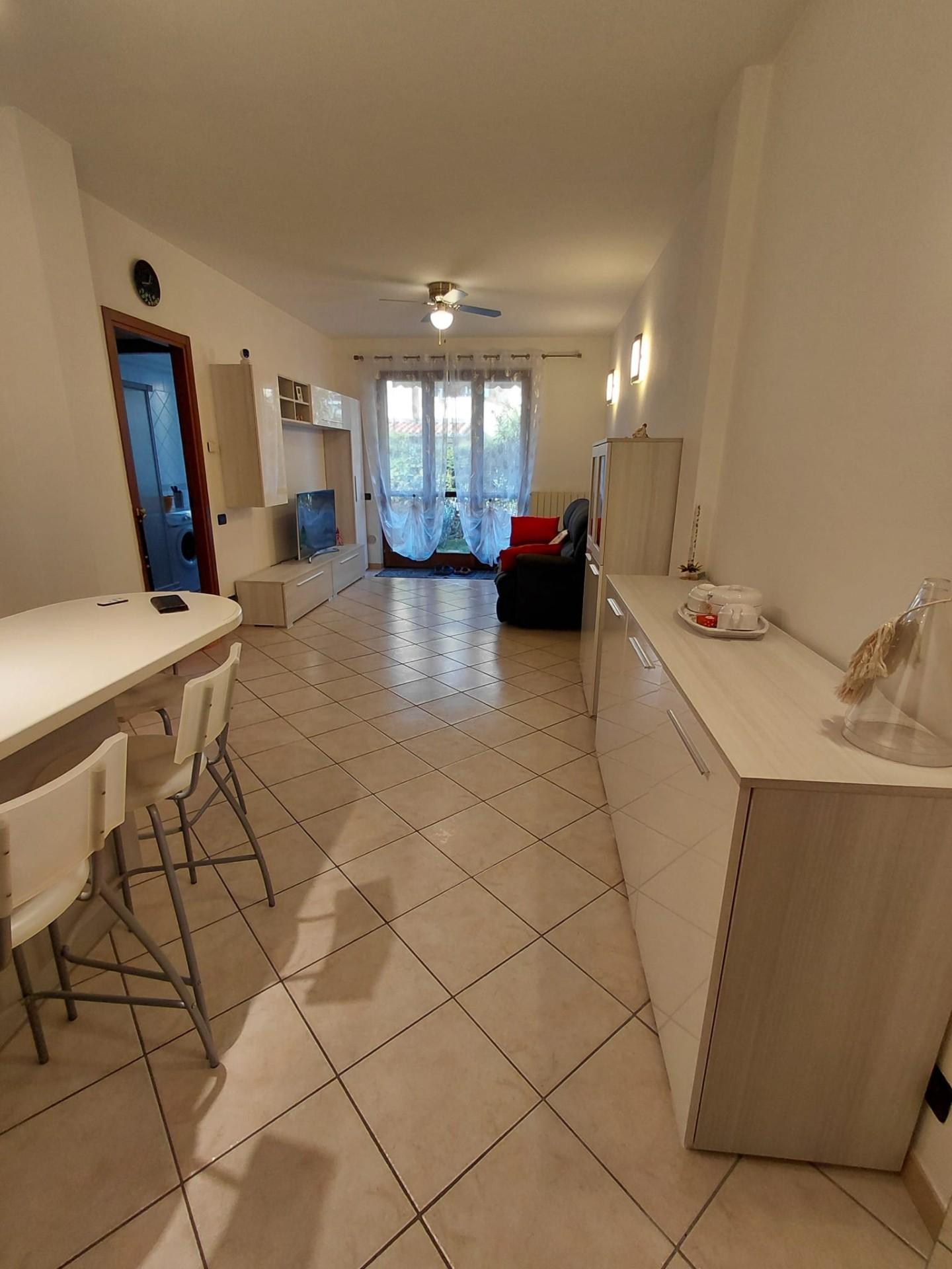 Trilocale in vendita, Massa marina di