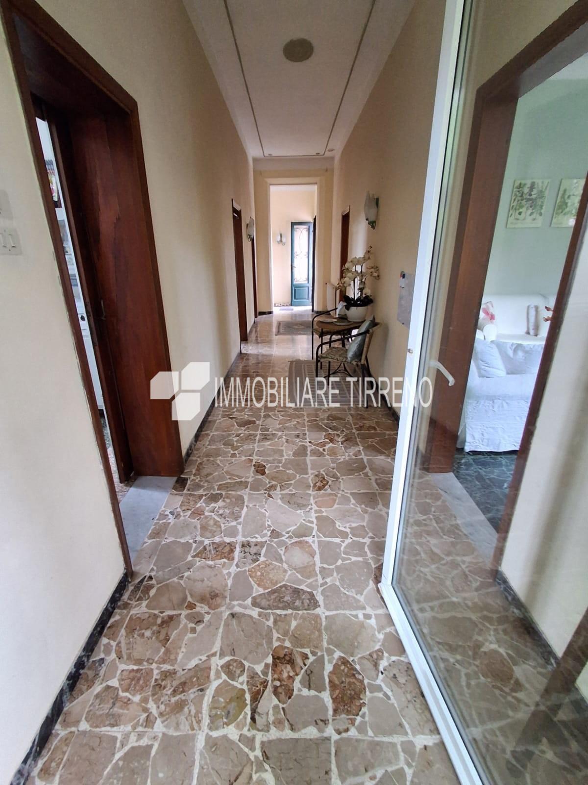 Casa indipendente in vendita a Massa