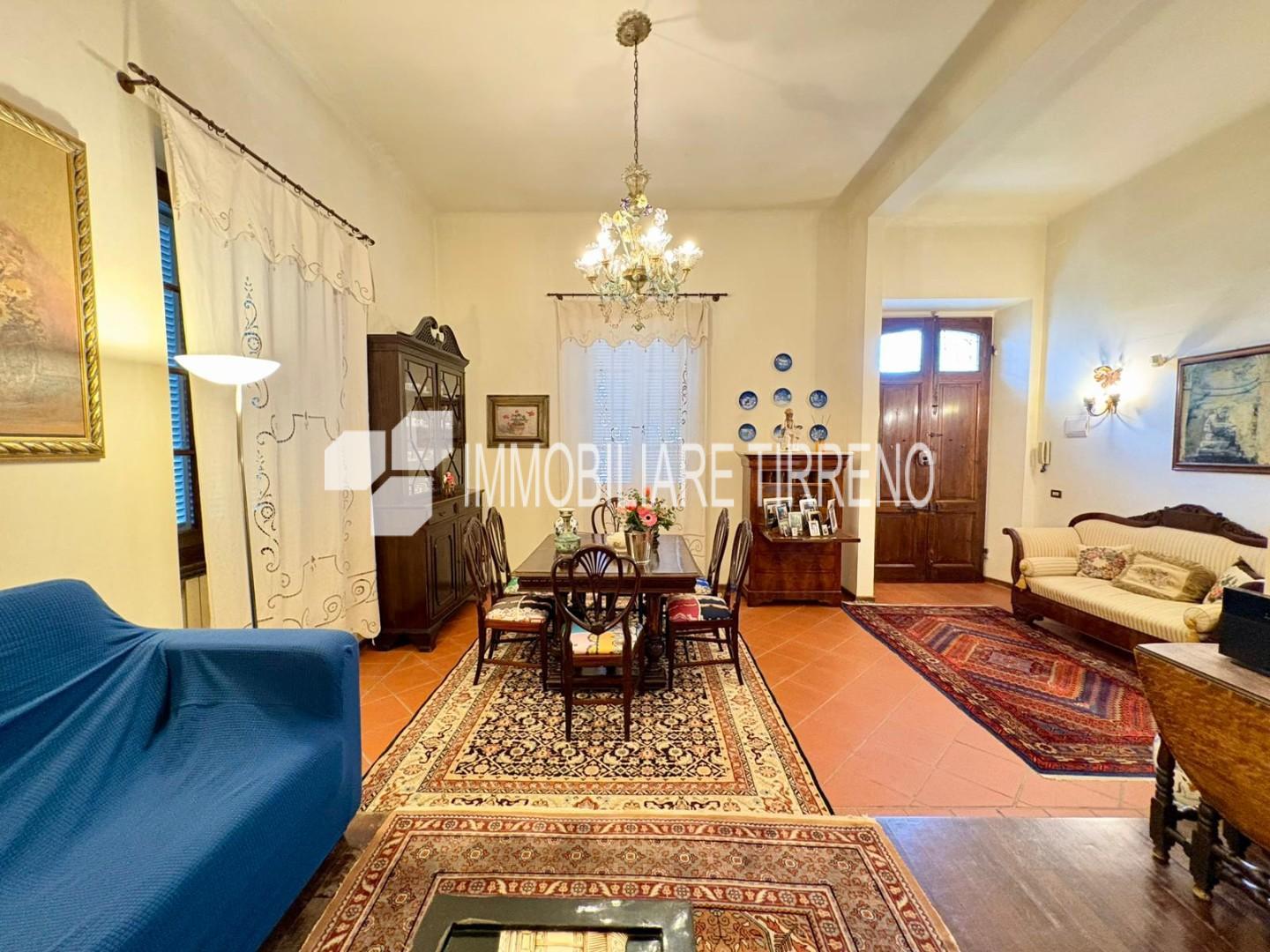 Villa con giardino a Massa