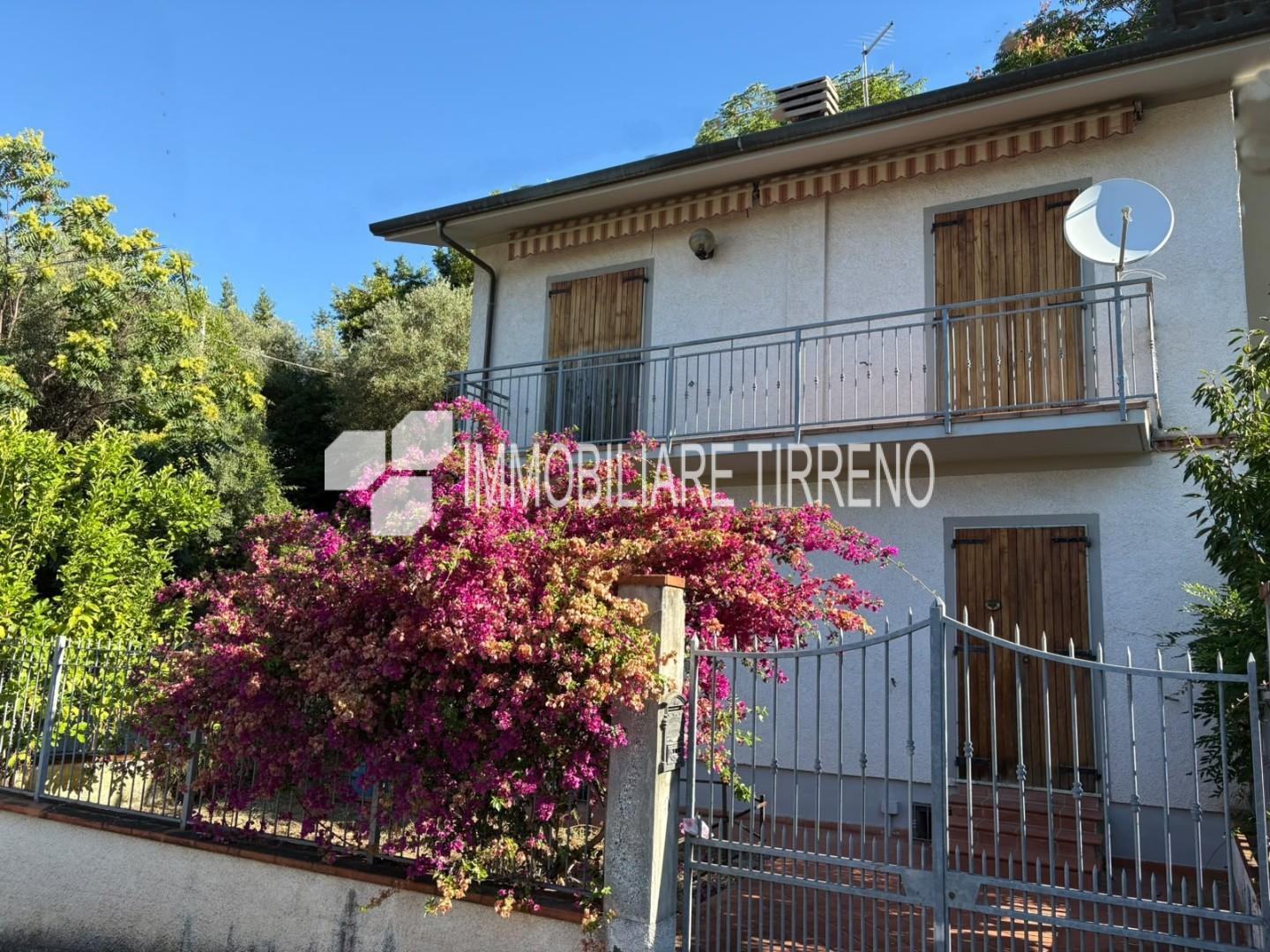 Villa Bifamiliare in vendita a Montignoso