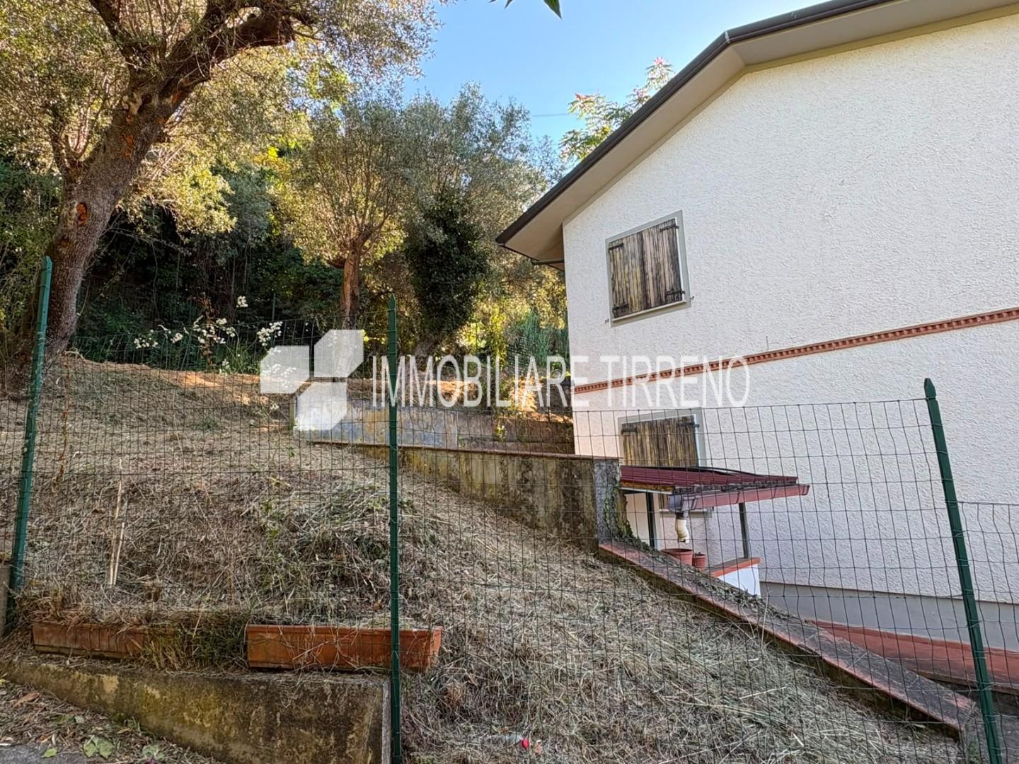 Villa Bifamiliare in vendita a Montignoso