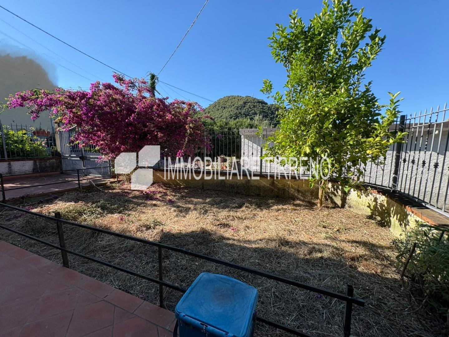 Villa Bifamiliare in vendita a Montignoso