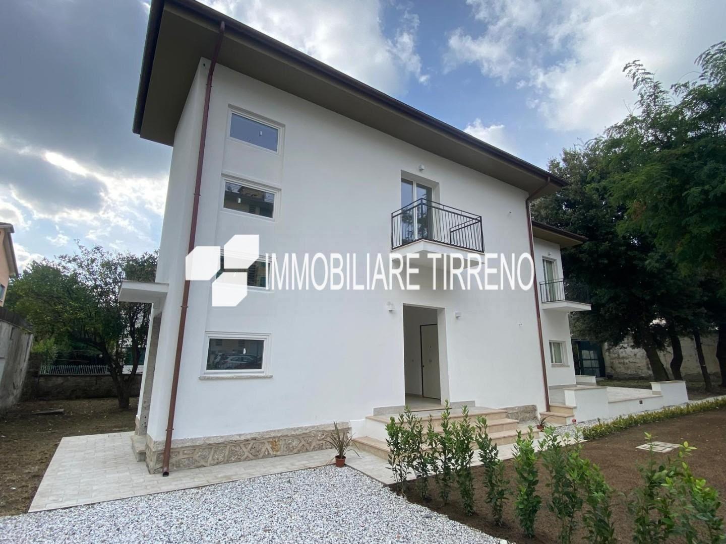 Trilocale in vendita, Massa marina di