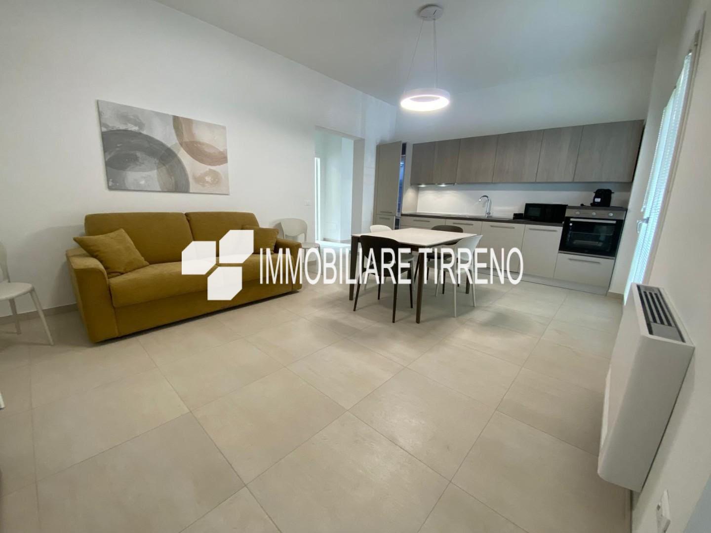 Trilocale in vendita, Massa marina di