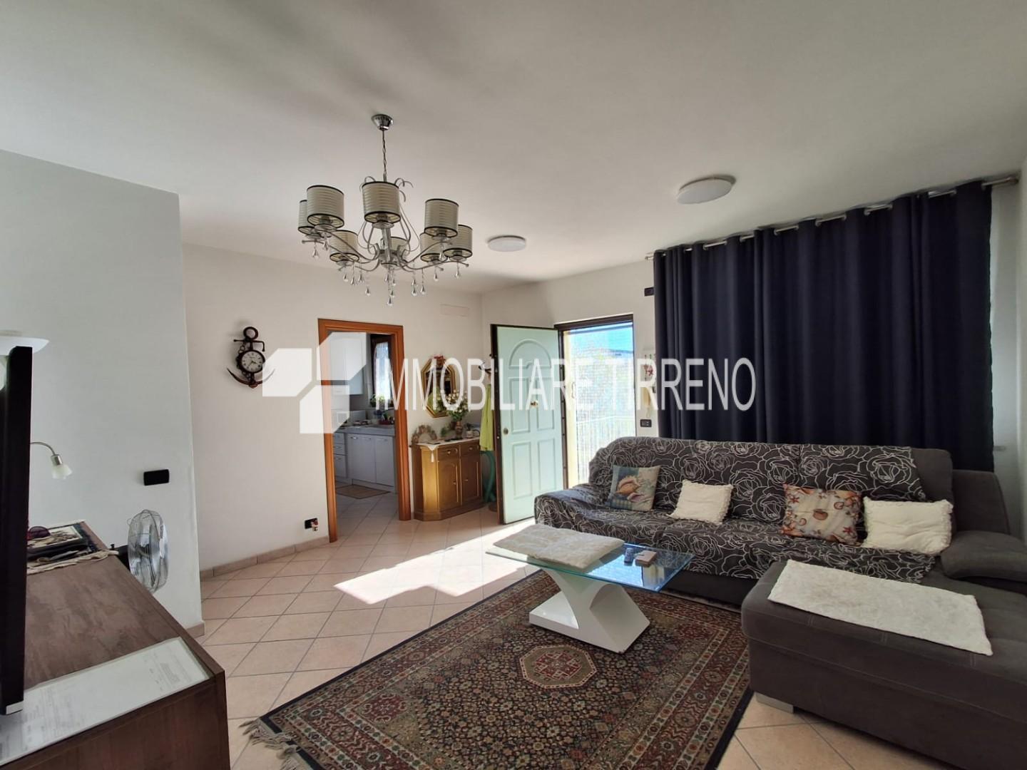Villa con giardino, Massa marina di