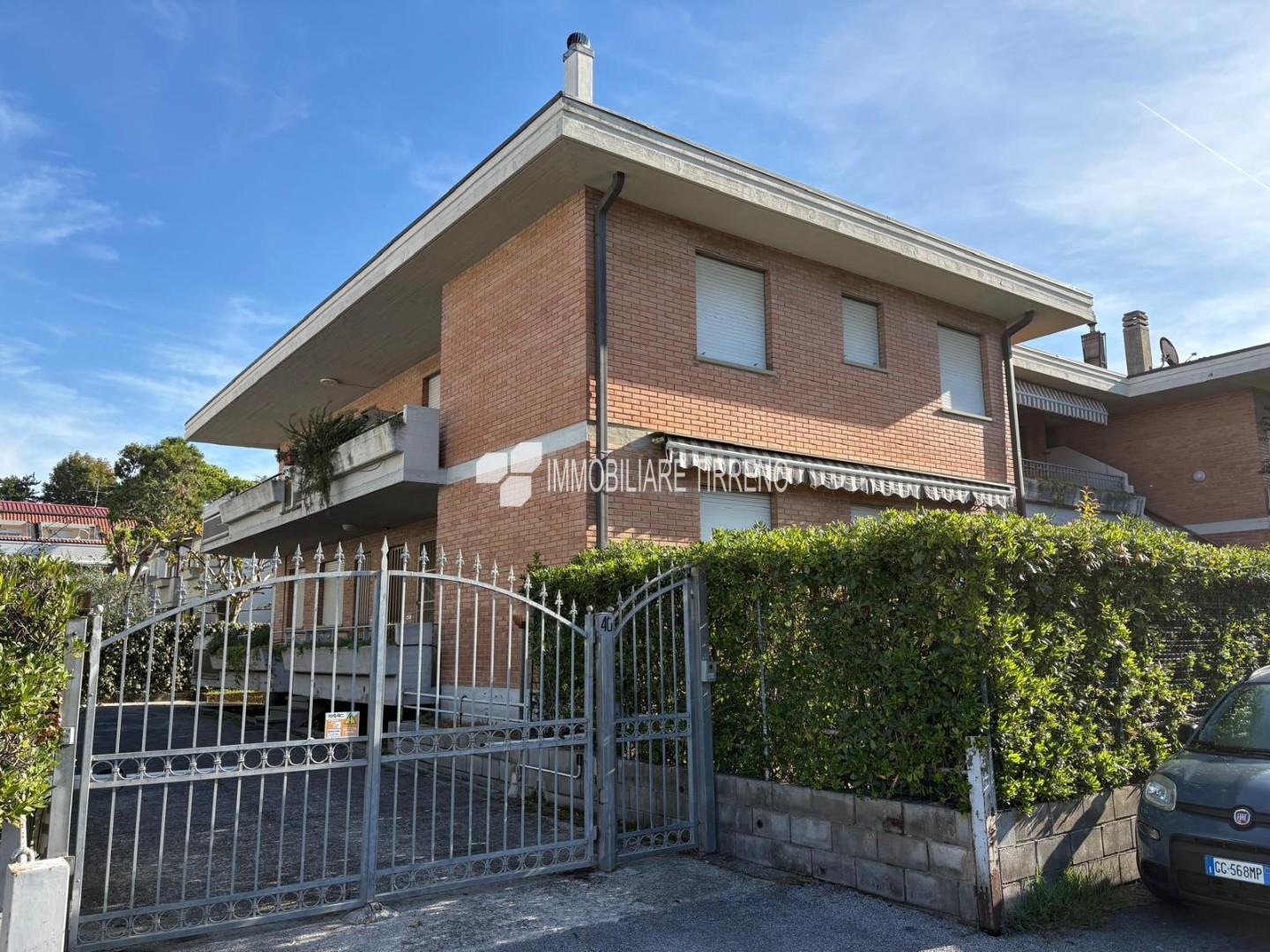 Quadrilocale in vendita, Massa marina di