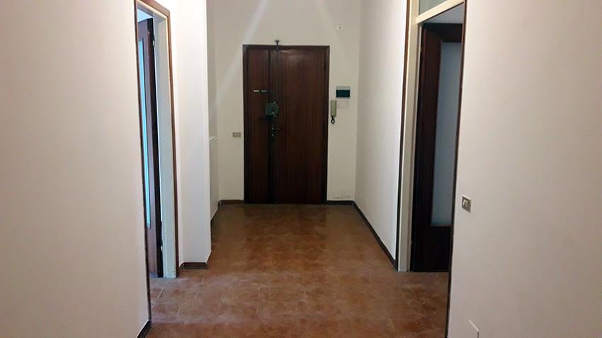 Appartamento con terrazzi, Carrara fossola