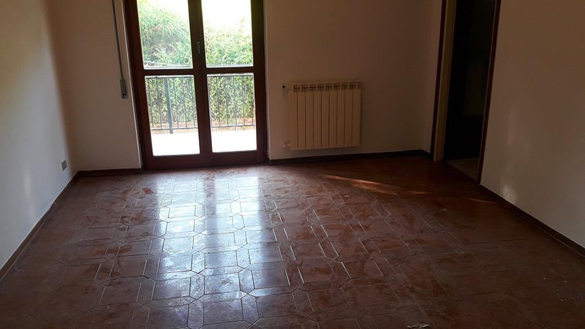 Appartamento con terrazzi, Carrara fossola