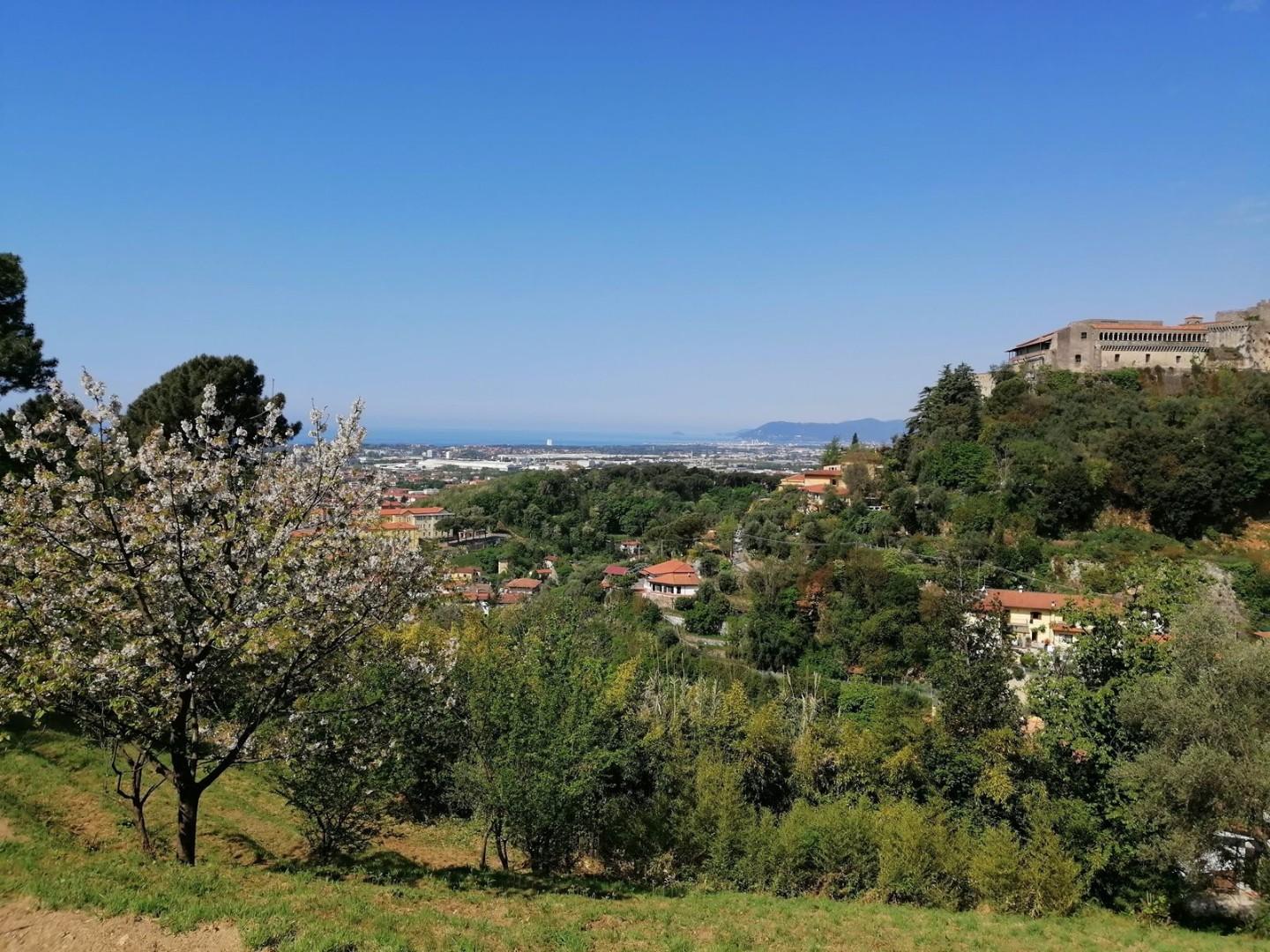 Casa indipendente con giardino, Massa la rocca