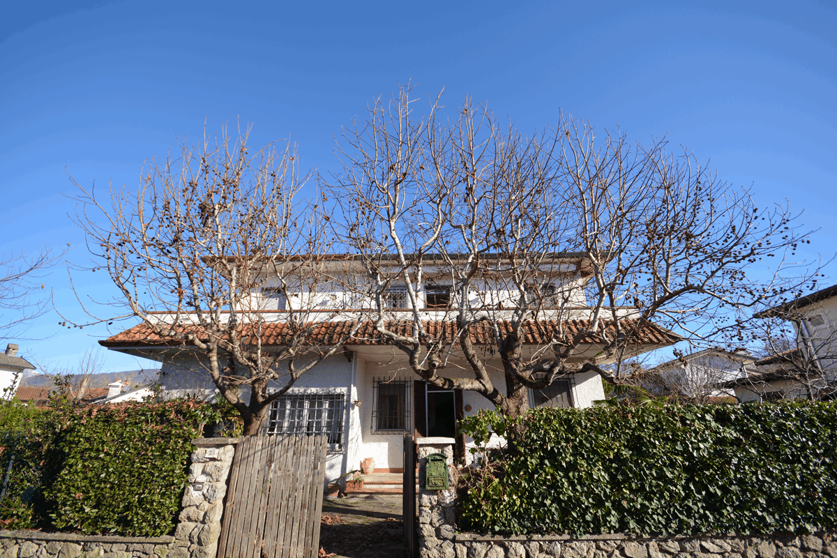 Villa Bifamiliare con giardino, Montignoso cinquale