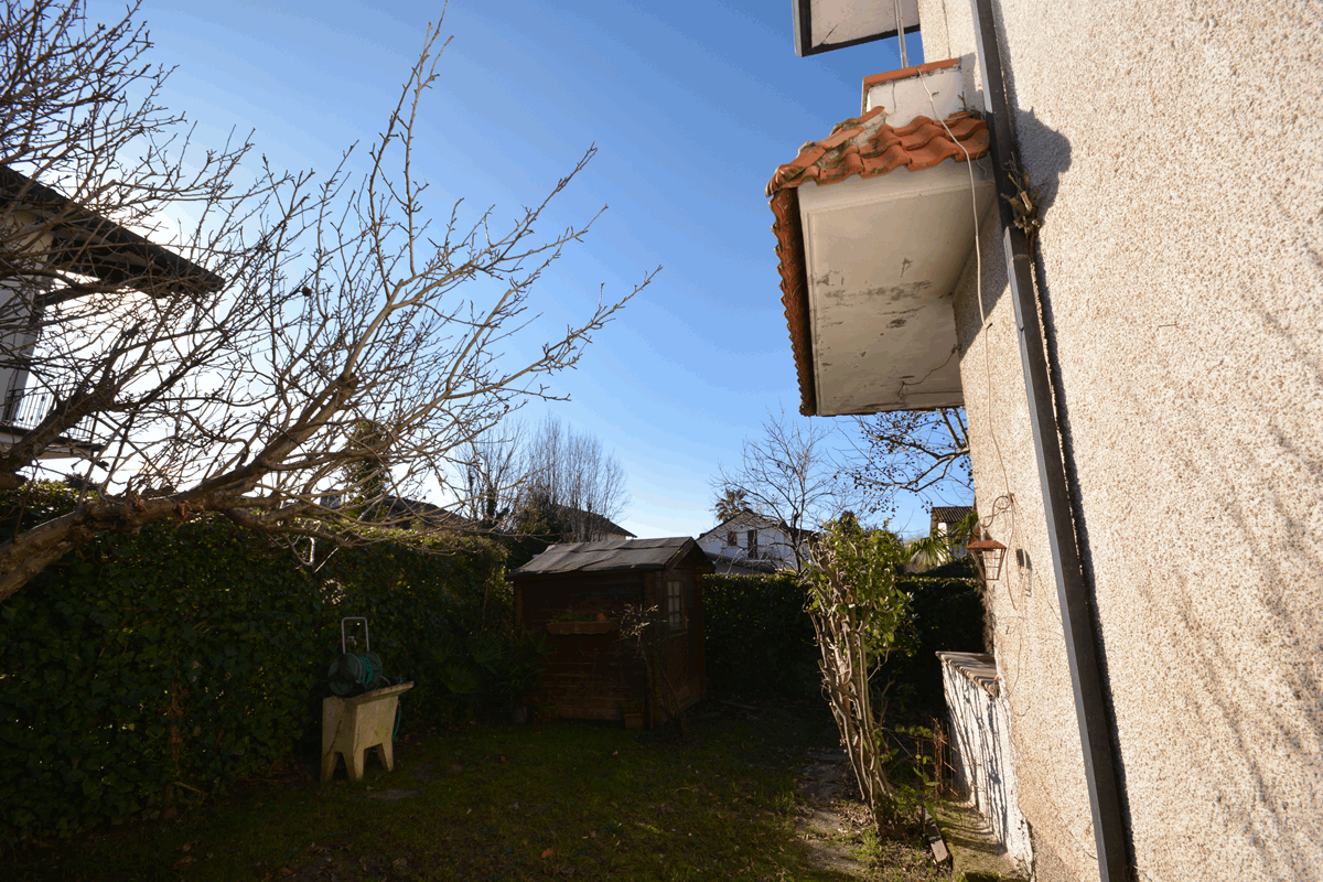 Villa Bifamiliare con giardino, Montignoso cinquale