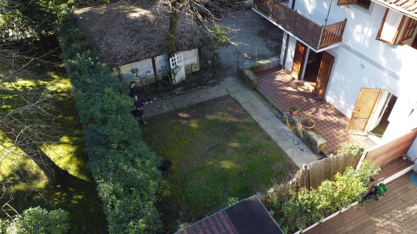 Villa Quadrifamiliari con giardino, Massa poveromo