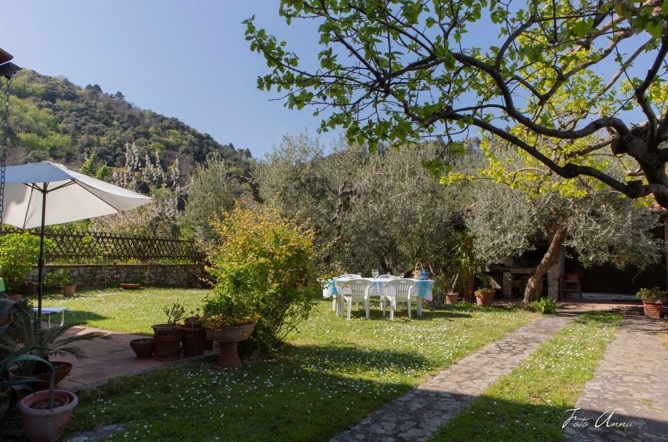 Rustico con giardino, Lucca farneta