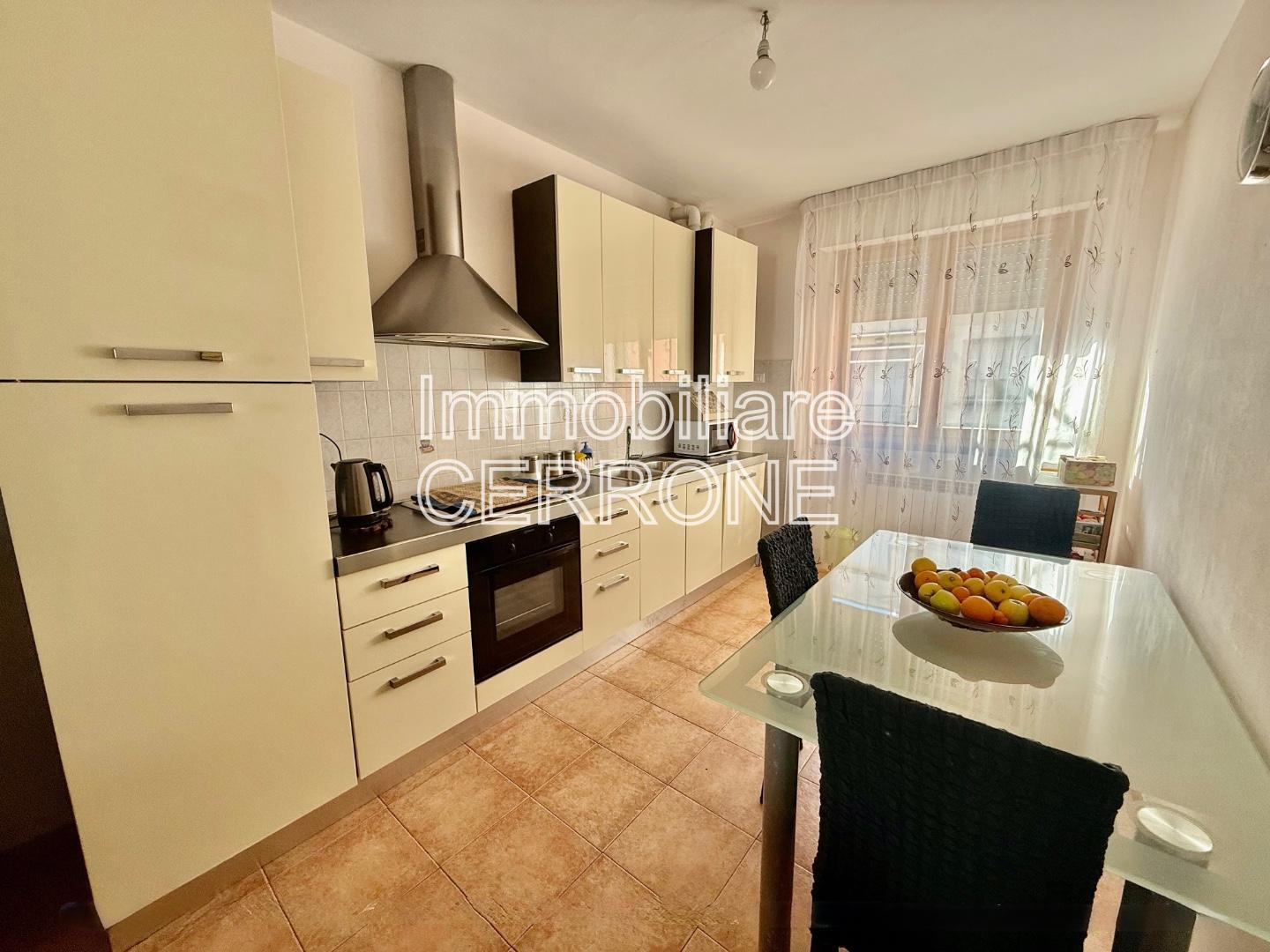 Quadrilocale con terrazzo, Cecina marina