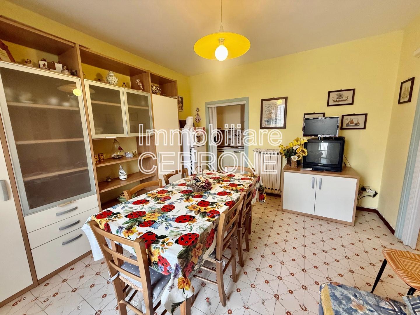 Trilocale con giardino, Cecina marina