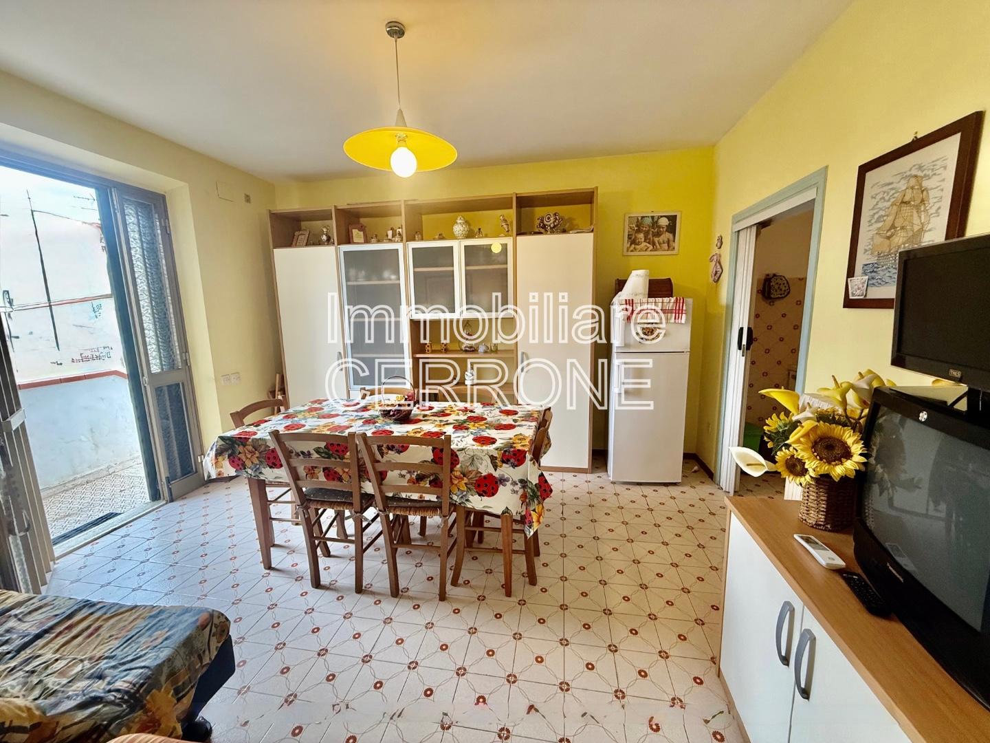 Trilocale con giardino, Cecina marina