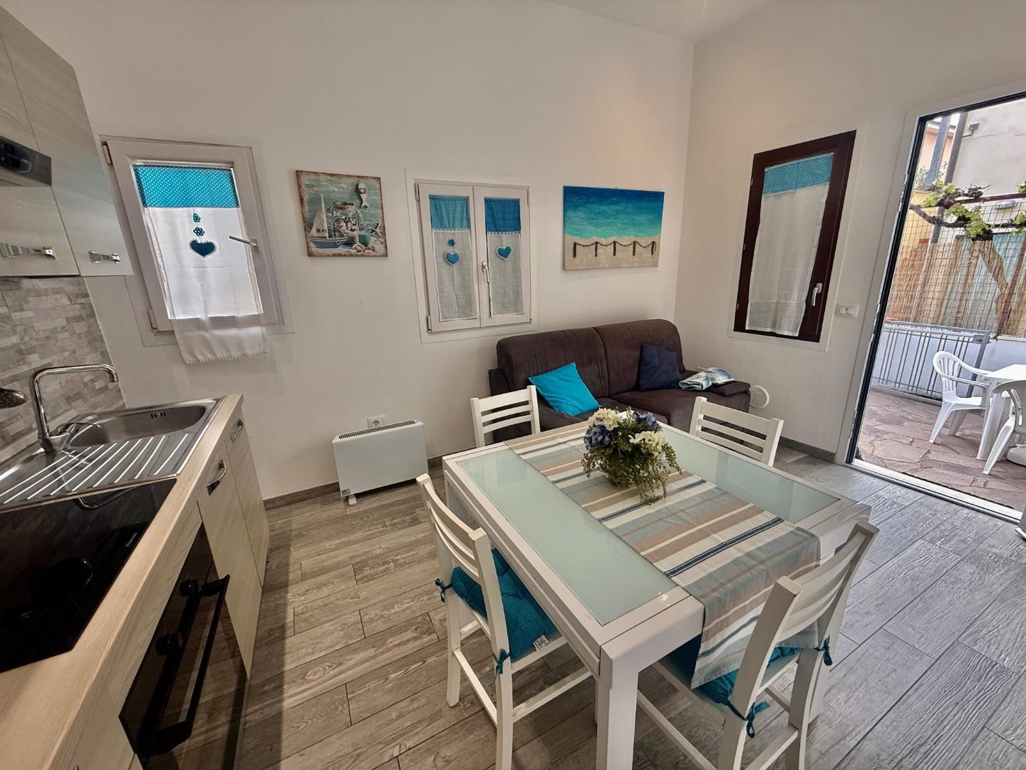 Bilocale arredato in affitto, Cecina marina